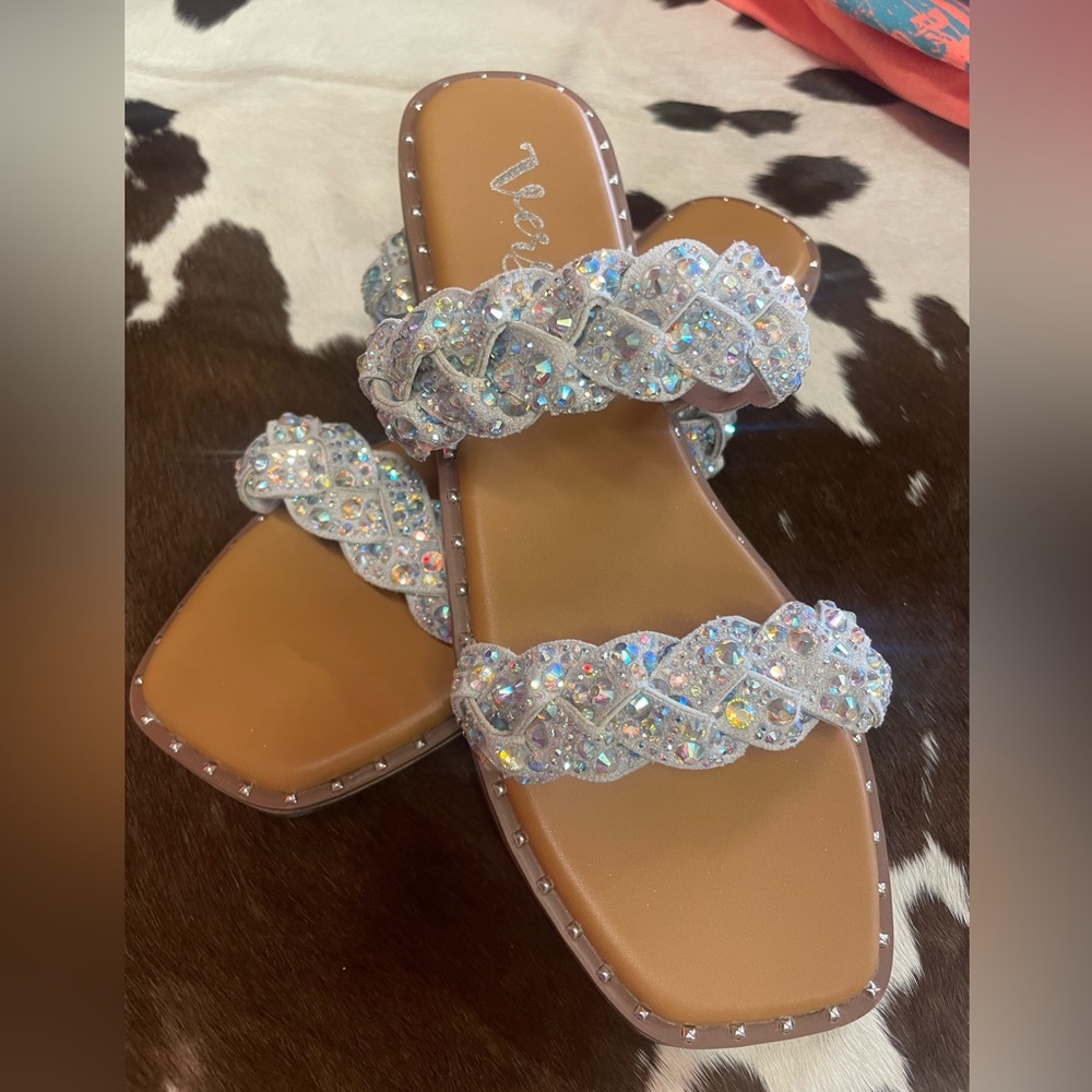 Bling cream twisted slides